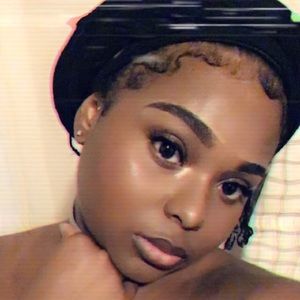 Meet your Posher, Paris